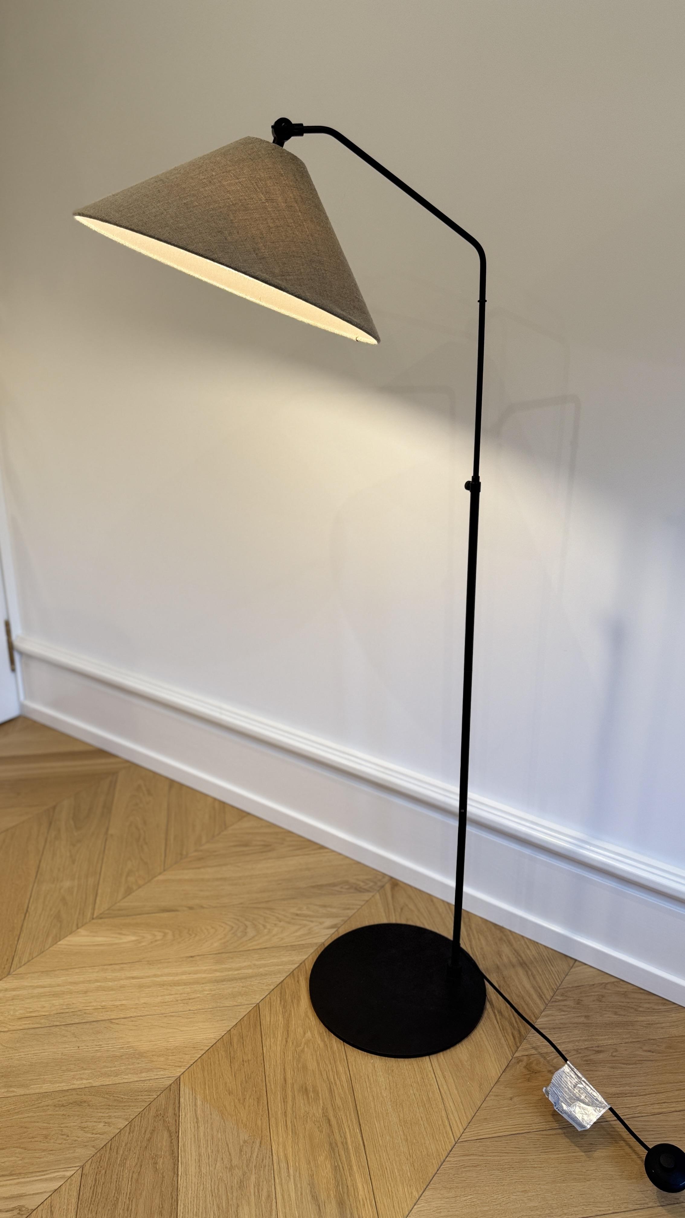 Floor lamp